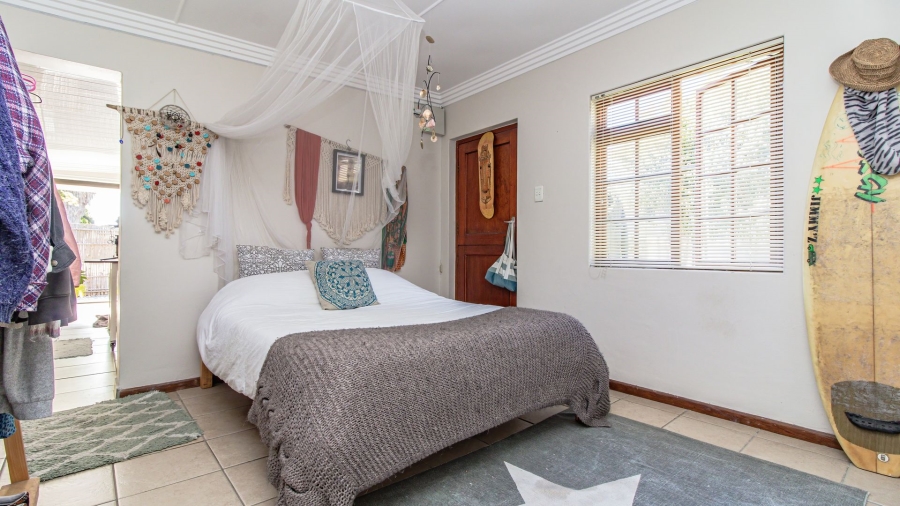 1 Bedroom Property for Sale in Sandbaai Western Cape